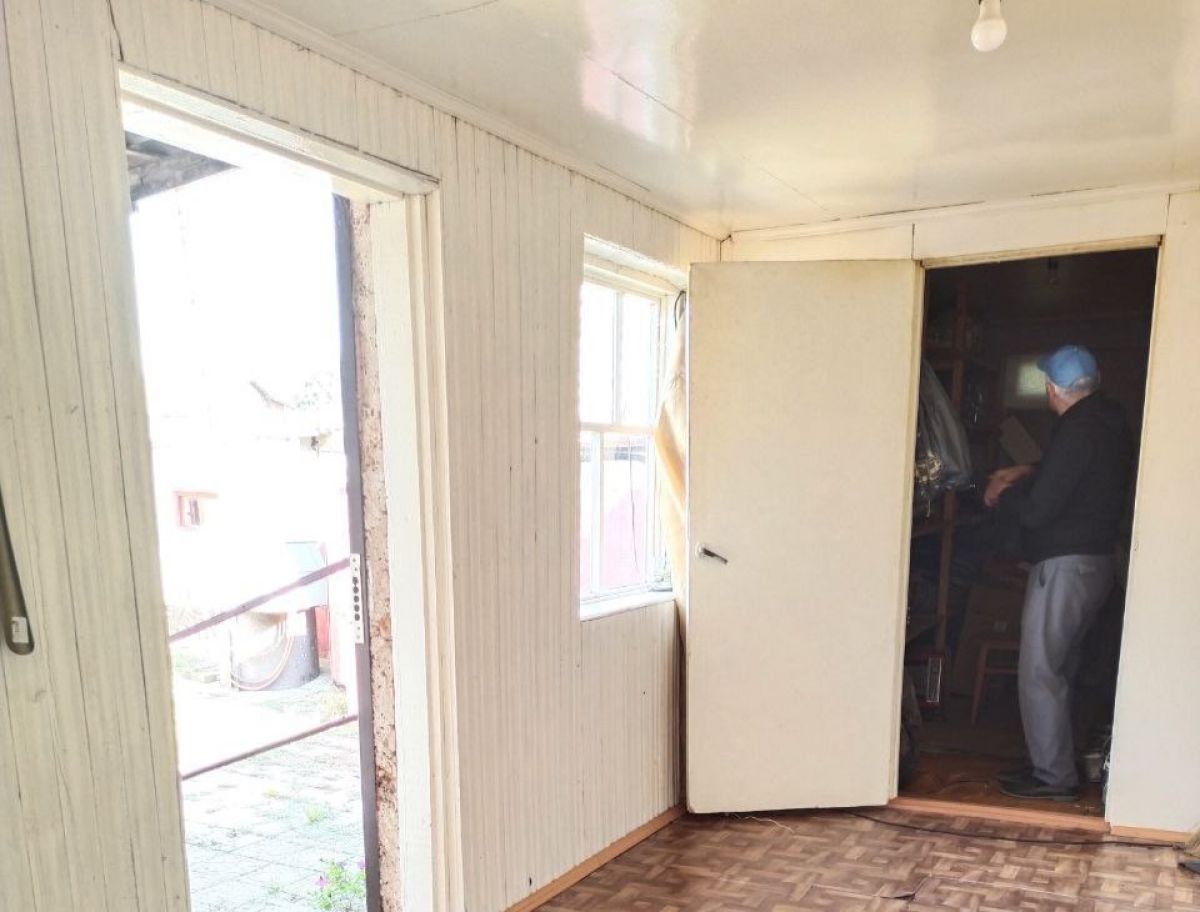 Пенсионеры из Херсона обвинили продавца разрушенного дома в афере после отказа в новом жилсертификате под Воронежем