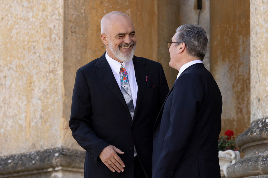 Премьер-министр Албании Эди Рама назначил ИИ-модель куратором госзакупок.