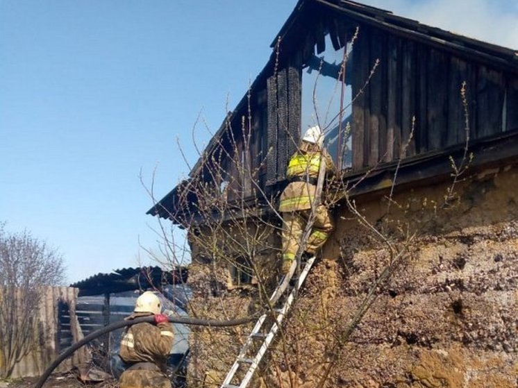 В Золотухинском районе Курской области сгорели два дома
