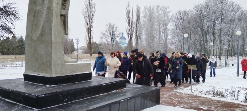 Памятные мероприятия прошли в Губкинском горокруге ко Дню Героев Отечества 