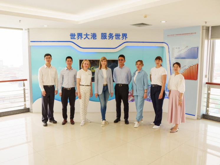 Делегаты из Хабаровского края посетили главный контейнерный терминал международного порта Гуанчжоу