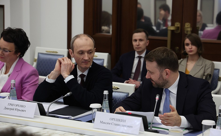 Под председательством заместителя Руководителя Администрации Президента Максима Орешкина и Заместителя Председателя Правительства – Руководителя Аппарата Правительства Дмитрия Григоренко состоялось первое заседание Комиссии по вопросам развития технологий искусственного интеллекта.