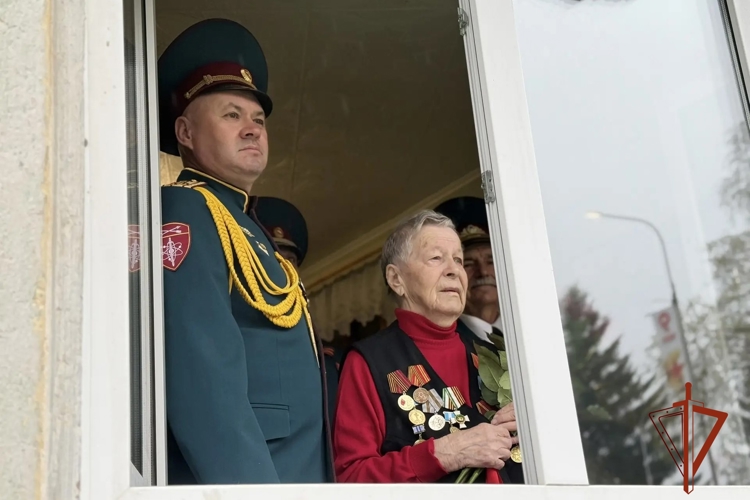 «Парад у дома ветерана» провела Росгвардия в Томской области (видео)