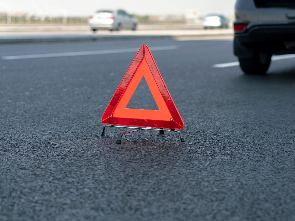Спасатели помогли пострадавшим в 10 ДТП в Подмосковье