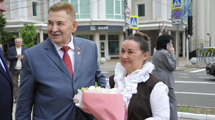 Вениамин Кондратьев наградил лучших журналистов Кубани