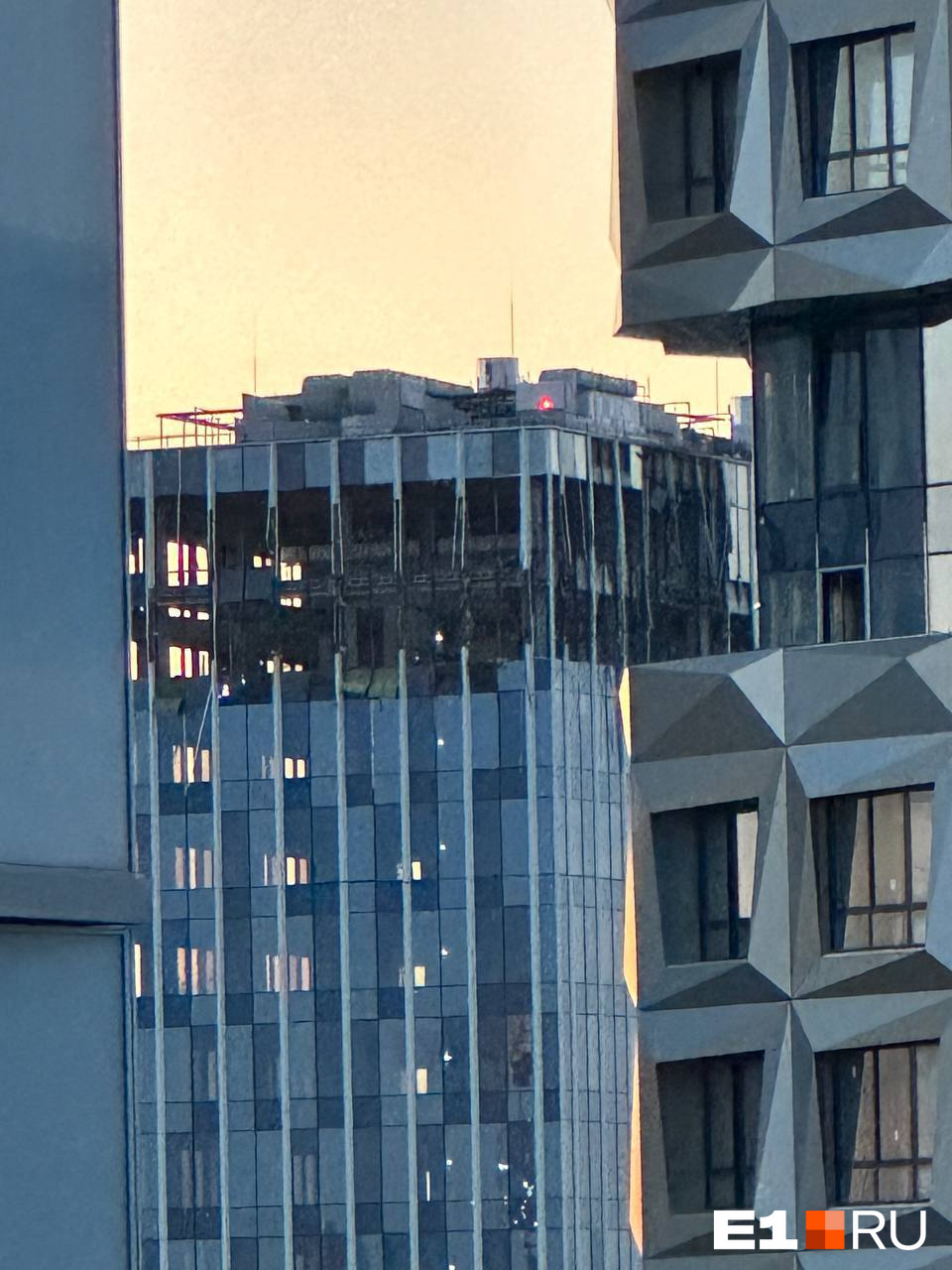 Москва 20.07 2024. Здание. Современные здания Москвы. Бизнес центр.