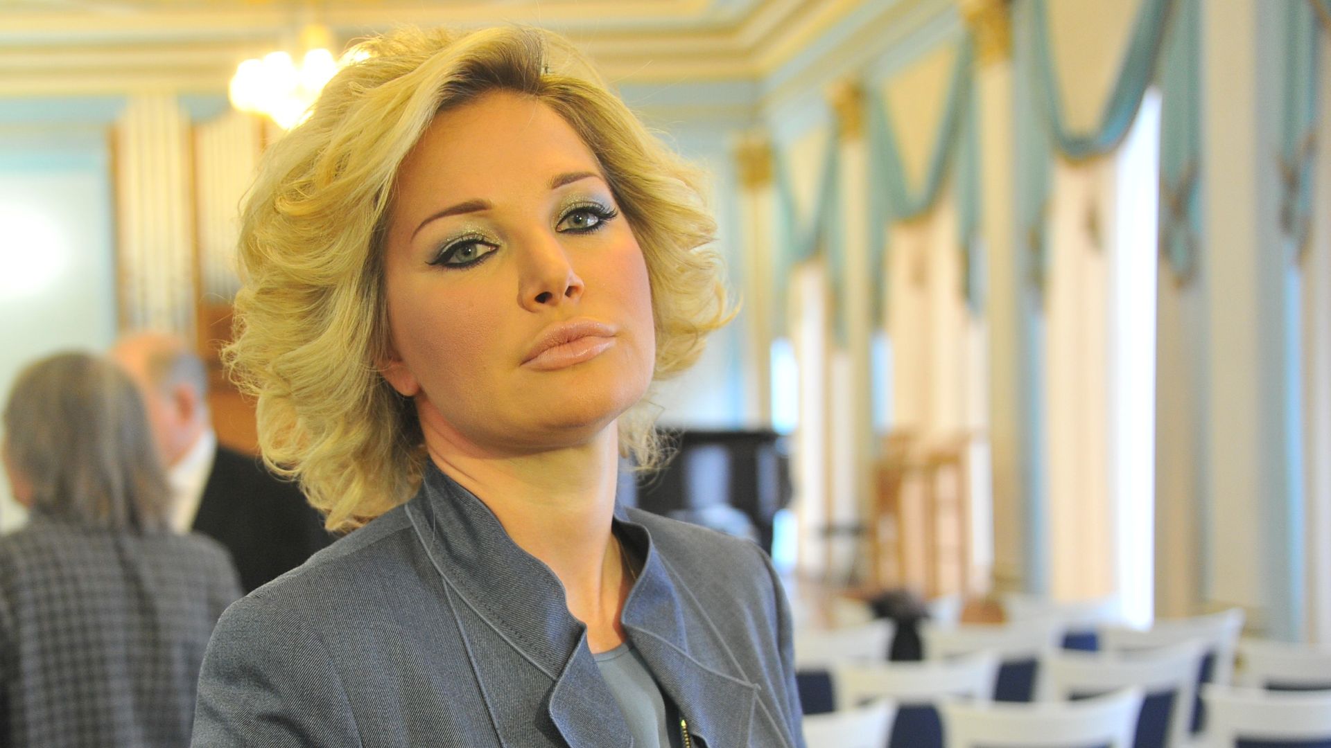 Яна Поплавская считает, что Максакову нельзя впускать в Россию после слов о Костомарове