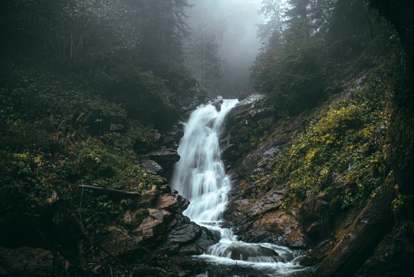 водопад у подножья Олимпа