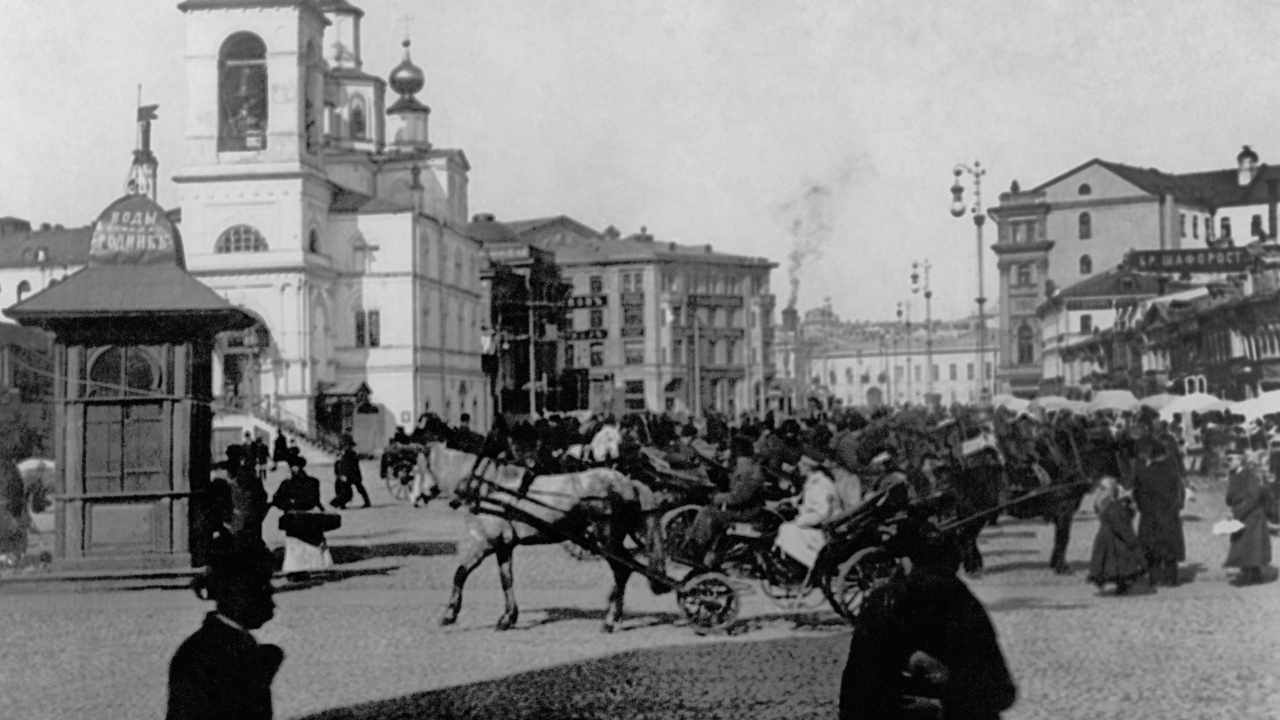 Moscow earlier. Дореволюционная Москва. Дореволюционная иллюминация в Москве. Изнанка дореволюционной Москвы. Трамвай в дореволюционной Москве.