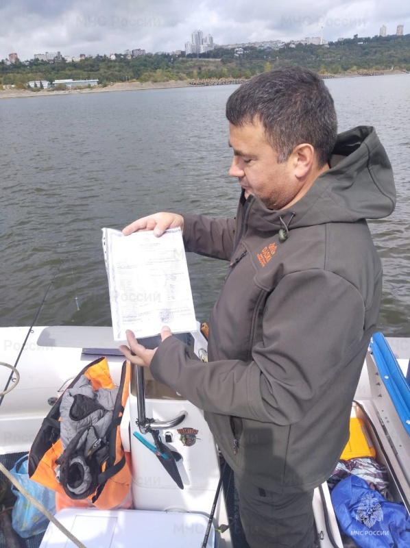 Ваши документы: инспекторы ГИМС вышли в патрулирование по акватории реки Волге