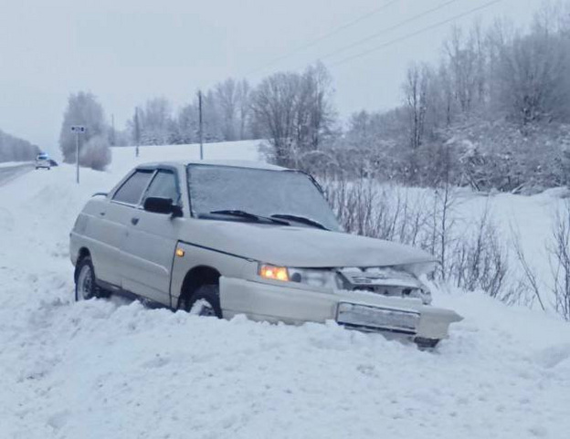 В Арбажском районе столкнулись три автомобиля, один водитель пострадал