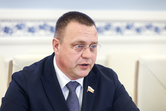 сенатор игорь кастюкевич