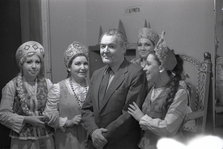 «В отличие от современного стиля работы театра имени Джалиля, у Нияза Даутова был режиссерский театр: каждый спектакль создавался именно с его труппой, первые партии пели солисты Даутова, и оркестр готовился к спектаклю соответствующим образом»