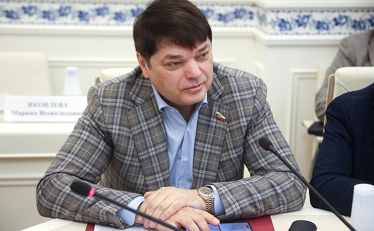 Дмитрий Василенко