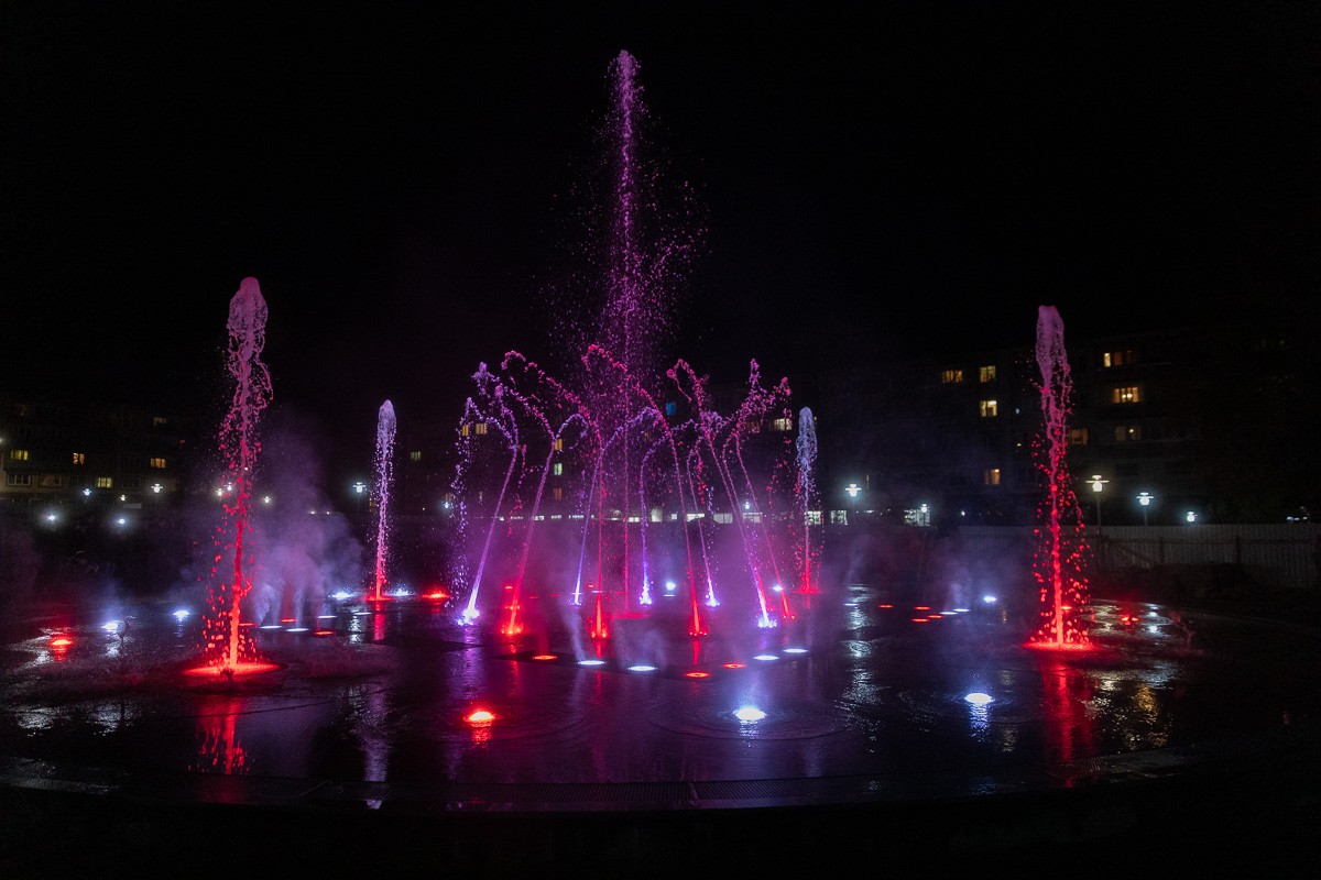 Фонтан на 4 углах режим работы. Дендропарк псков фонтан. Фонтан на 4 углах режим работы. Фонтан на 4 углах режим работы. Фантан во пскове 4 угла.