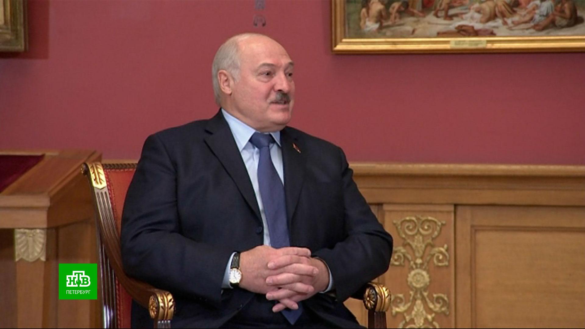 Лукашенко в петербурге. Неформальная встреча лидеров стран. Лукашенко в русском музее. Лукашенко добрый. Лукашенко в петербурге.