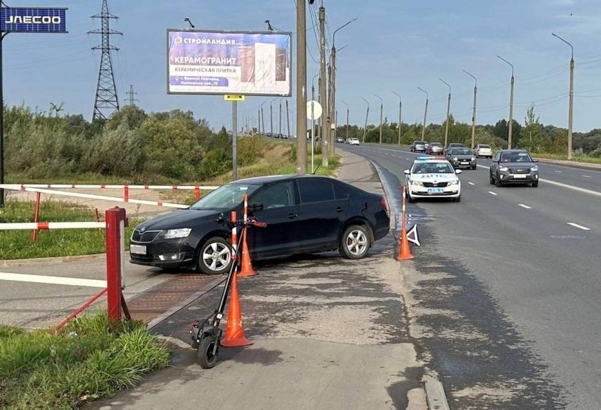 Ехавшего на электросамокате подростка доставили в травмпункт.