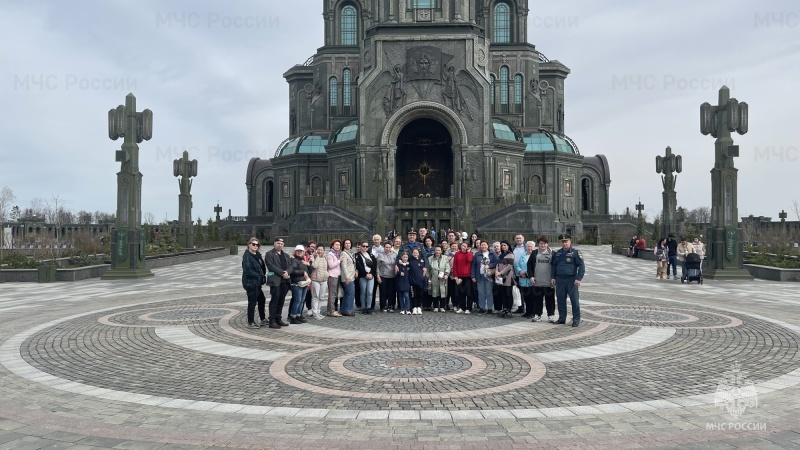Семьи сотрудников, погибших при исполнении служебного долга, из Санкт-Петербурга посетили столицу