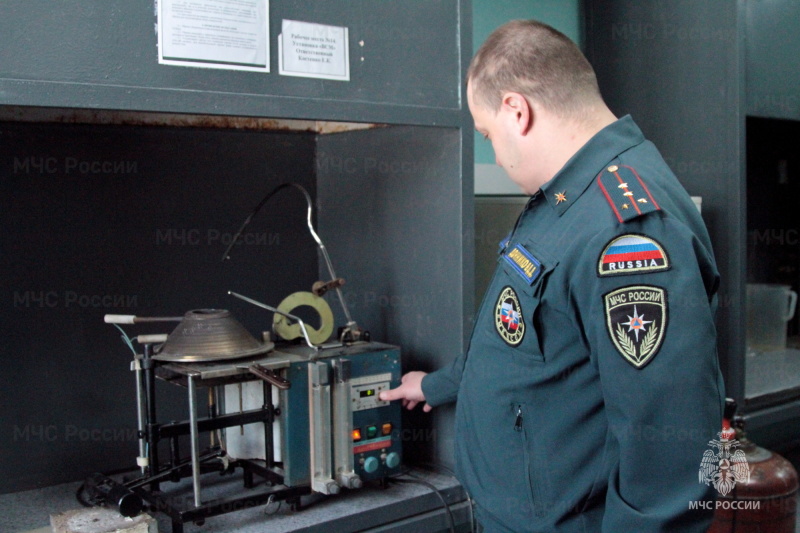 Ежегодно свыше 300 экспертиз проводит Испытательная пожарная лаборатория