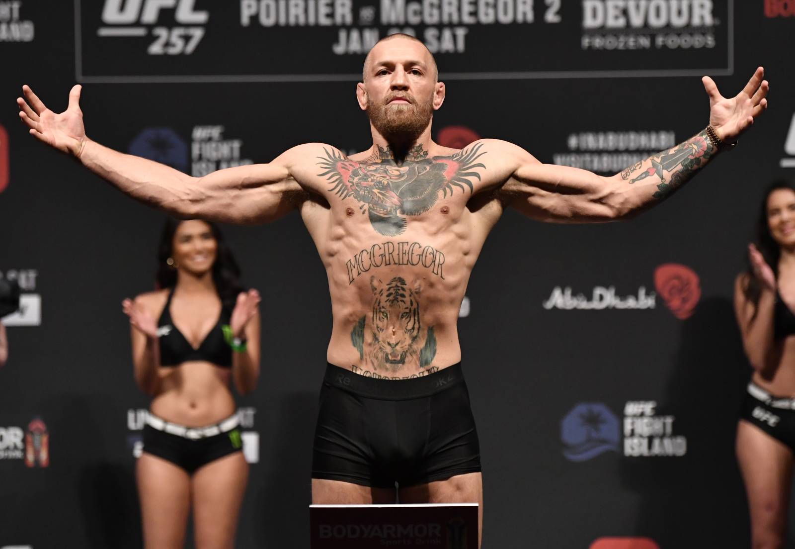 Экс-боец Bellator дал прогноз на бой Макгрегор - Холлоуэй