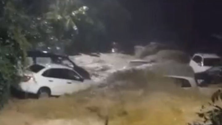 Сочи непогода наводнение. Наводнение хоста сочи 2023. Дождь в сочи. Наводнение в адлере. Мзымта наводнение.