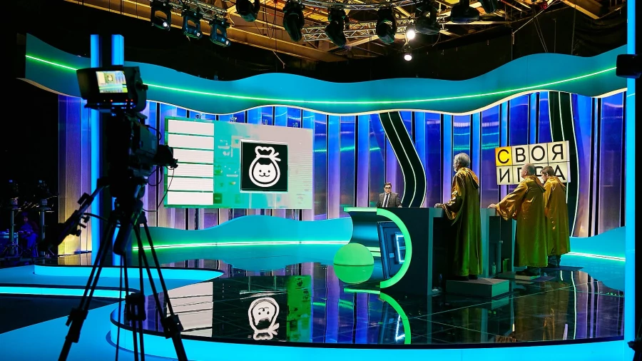 "Своя игра".