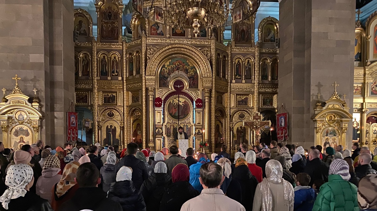 Пасха христова храм христа спасителя. Прямая трансляция из храма. Пасха христова 2009. Храм христа спасителя похороны жириновского. Прямая трансляция из храма.