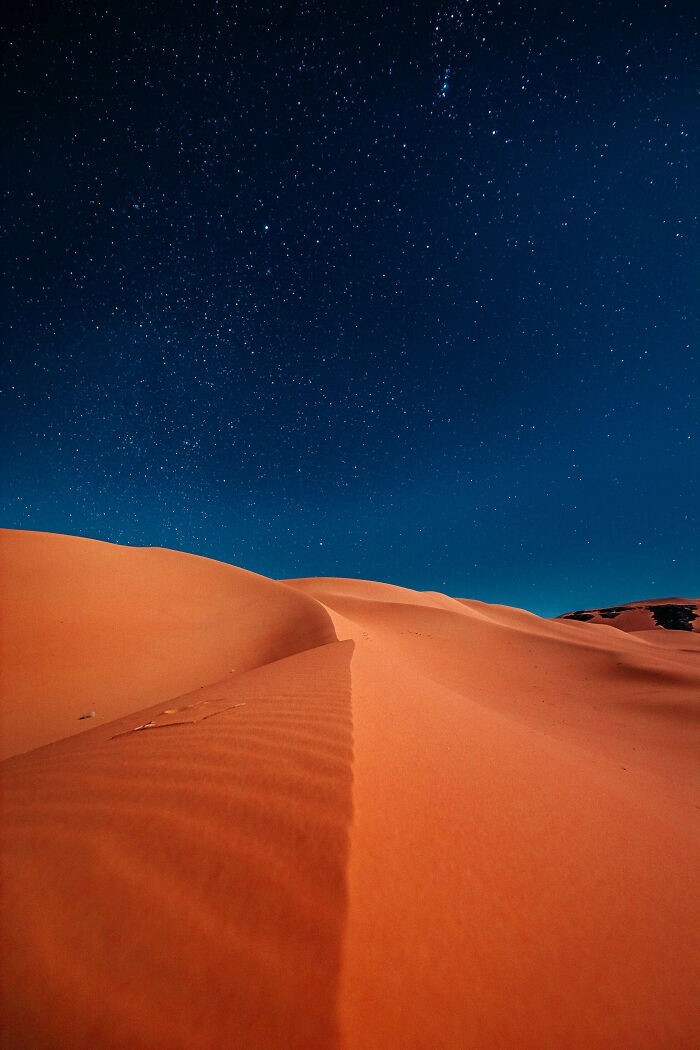 1. Алжирская Сахара ночью. Небо действительно потрясающее