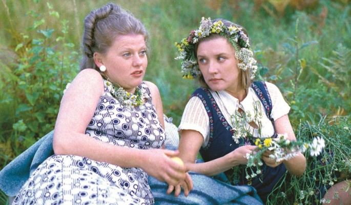 ТЕСТ: угадайте советский фильм по красивому букету в кадре