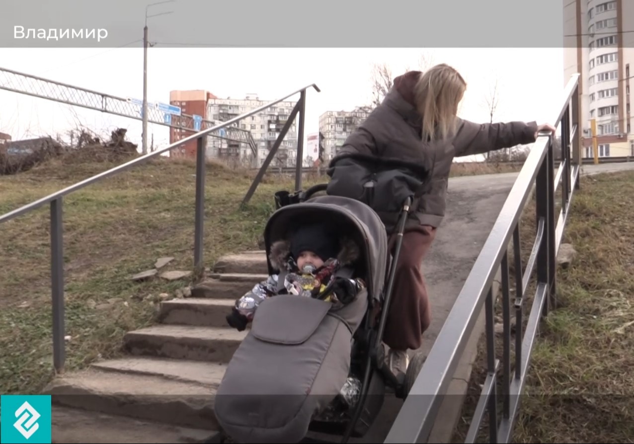 Жители высоток на Содышке уже 3 года мучаются из-за аварийного состояния лестницы и крутого пандуса