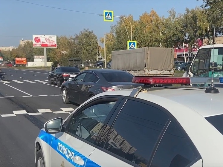 Водитель при буксировке автомобиля сбил двух пешеходов в Барнауле