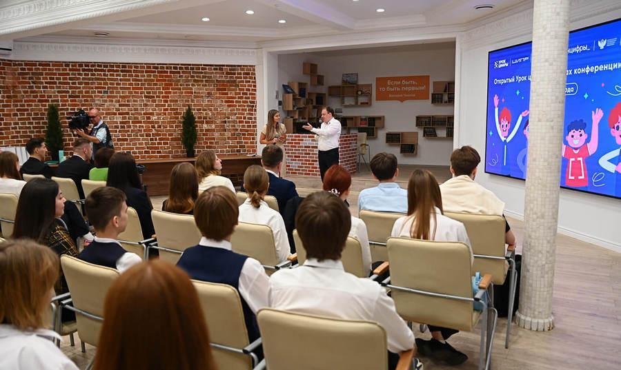 фото: урокцифры.рф | Миллионы школьников из разных стран прошли «Урок цифры» об ИИ-агентах