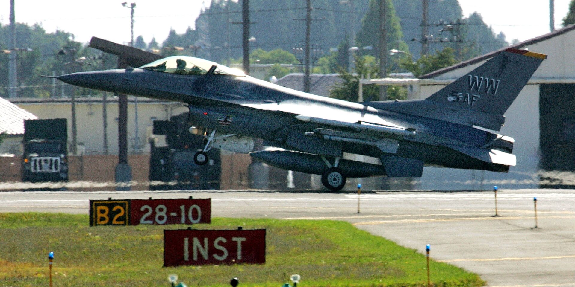 Американский истребитель F-16 ан авиабазе Мисава в Японии - ИноСМИ, 1920, 03.12.2025