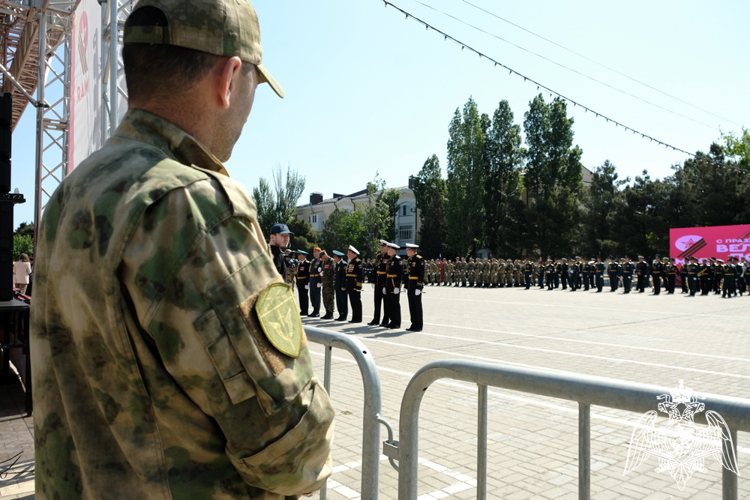 Росгвардейцы обеспечили охрану общественного порядка во время празднования Дня Победы в Дагестане