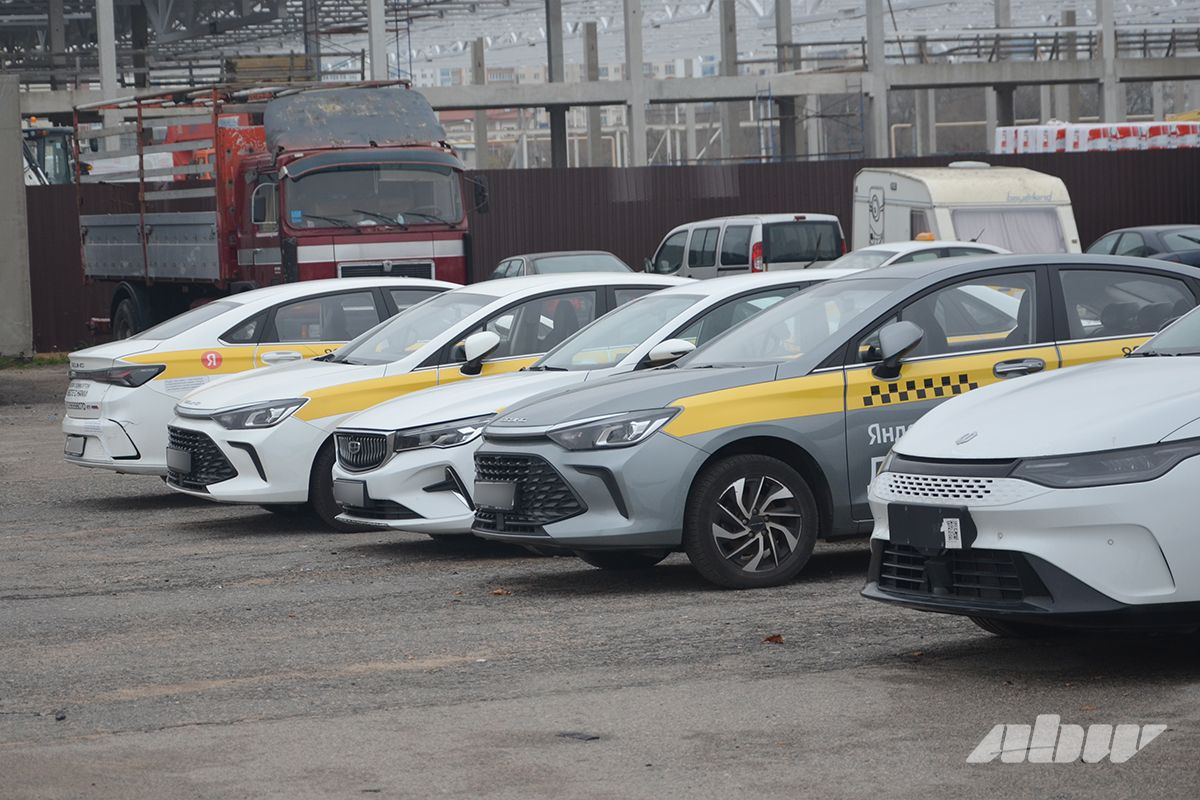 Олимпийская чемпионка, любитель шансона и щедрые выпивохи: водители такси о пассажирах, которые запомнились надолго