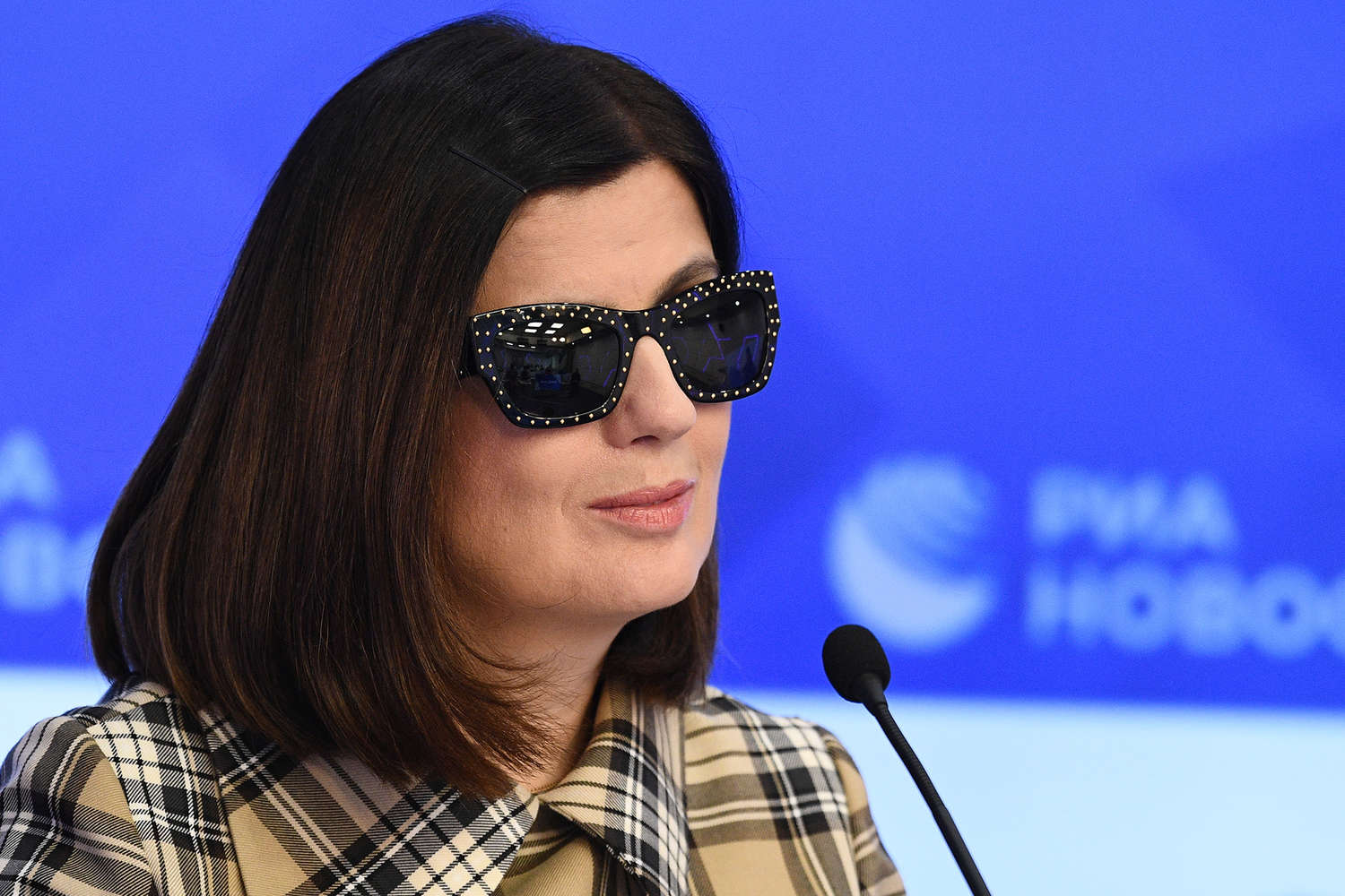 гурцкая две звезды