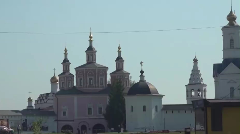 Сербская делегация посетила под Брянском Свенский монастырь
