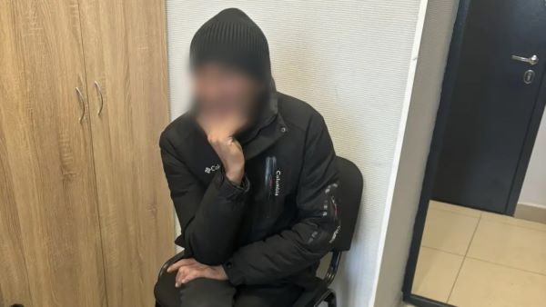 Забайкалец угрожал пенсионеру ножом ради 1500 рублей 