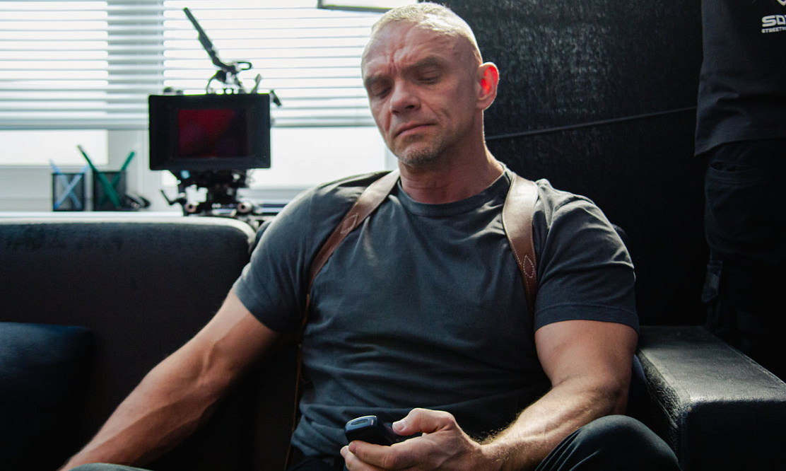 На ТНТ выходит премьера комедийного сериала «Нейровася» с Владимиром Епифанцевым