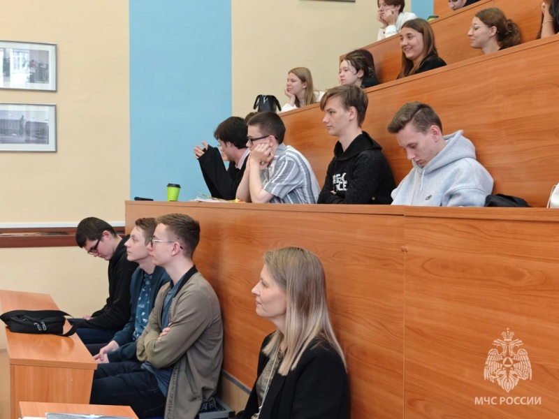 МЧС России открыто для молодых и амбициозных!