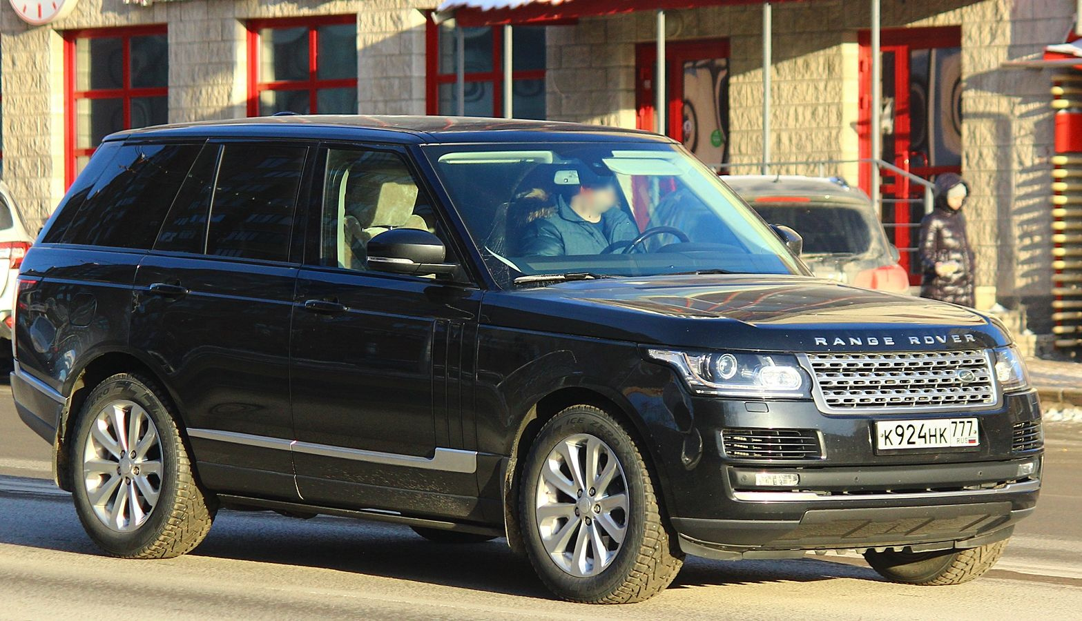 Range Rover Юланова с московскими номерами