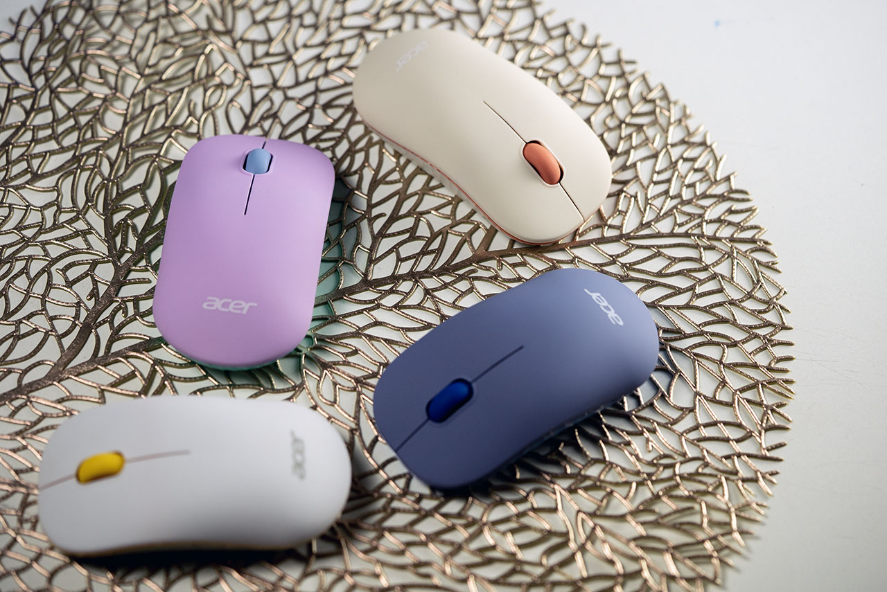Как чистить мышь. Асер мышка ОМР 200. Белая мышка с фиолетовым беспроводная. Синяя мышь. Почему тормозит мышка от компьютера.