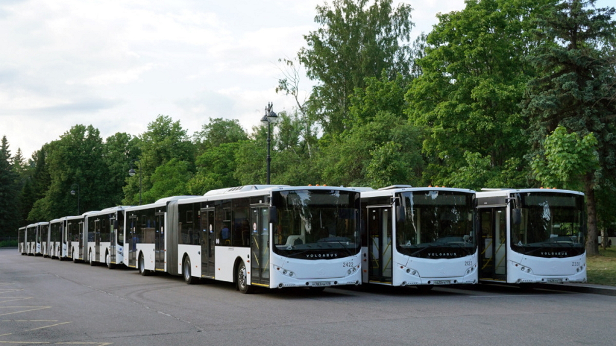 Транспорт в 2025 году. 1 парк спб пассажиравтотранс автобусный. маз электробус пассажиравтотранс. новые автобусы пассажиравтотранс спб 2025. электробусы в санкт-петербурге.