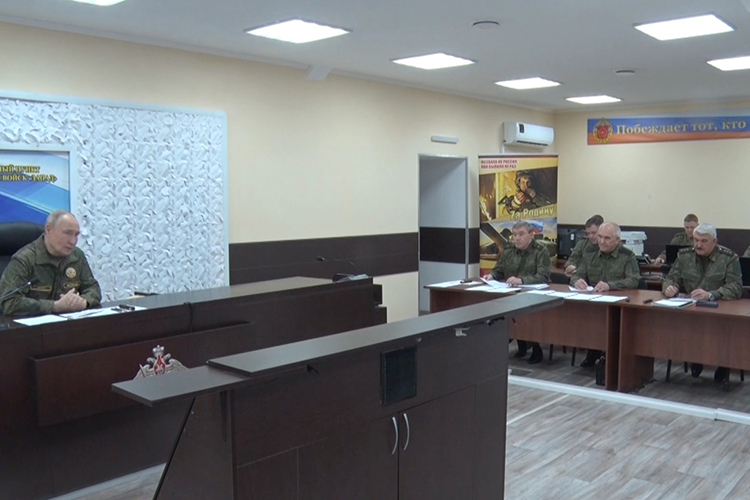 Президент впервые прокомментировал коррупционный скандал на Украине