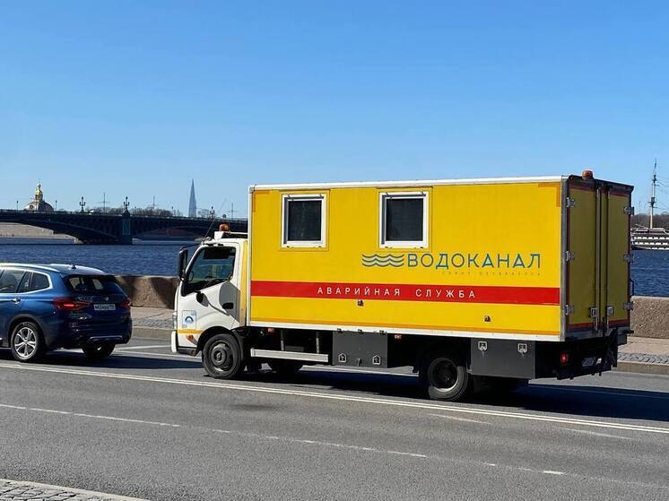 Водоканал Петербурга предостерегли за застои воды после аварии на проспекте Елизарова