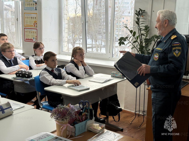 Тюменским школьникам - о правилах безопасности вблизи водоемов