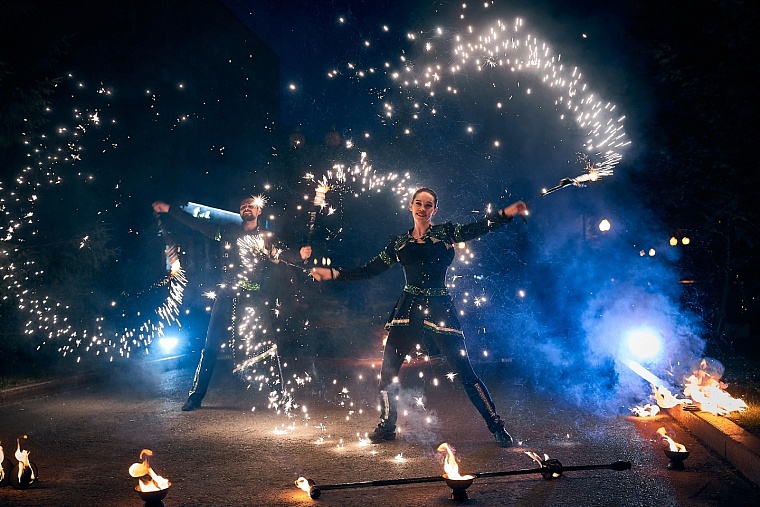 Афиша на выходные в Тюмени: джазовый фестиваль, огненная премьера и иммерсивный концерт