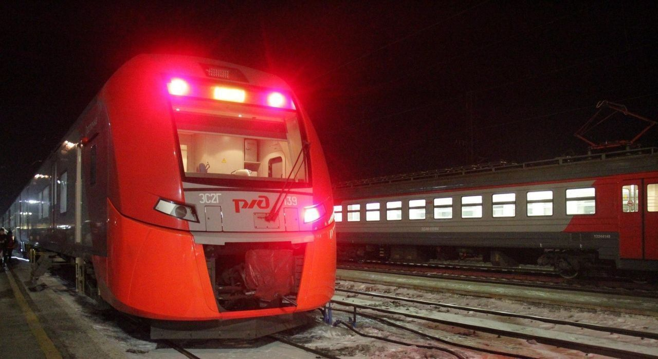 С февраля будут отменены утренние рейсы пригородного поезда «Карпинск-Серов»