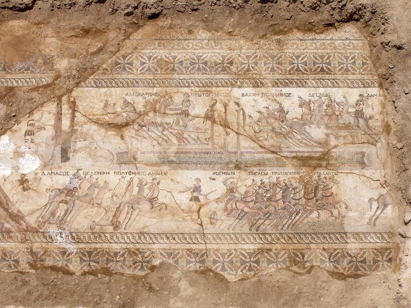 Потрясающий мозаичный пол с изображением гонки на колесницах обнаруженный на Кипре, изображение №2