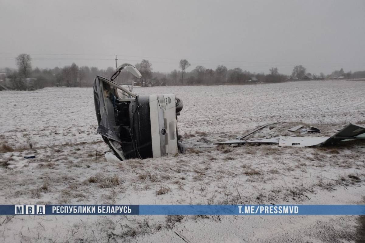 На М1 – серьезная авария с автобусом: один погибший и шестеро пострадавших